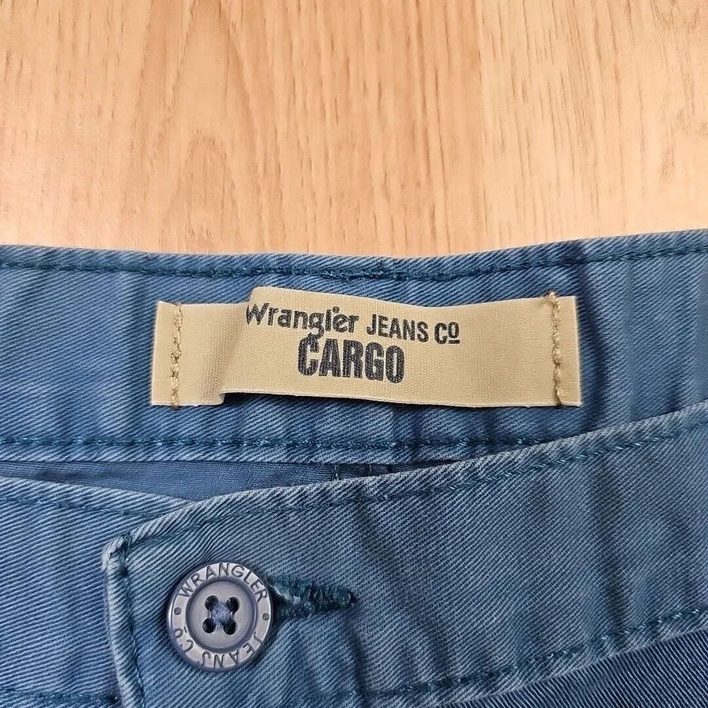 Wrangler Shorts Mens‎ 40  Blue Cargo Pockets Outdoor Hiking canvas Hiking